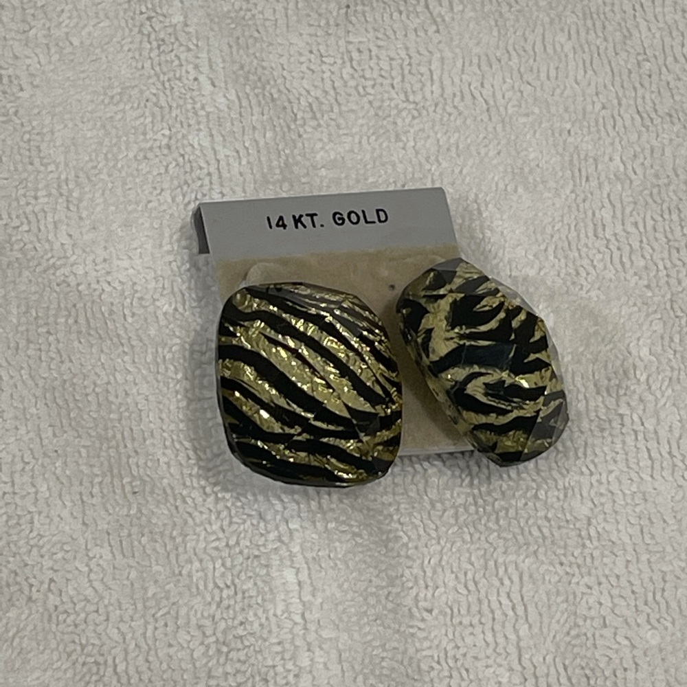 14k Gold Zebra Studs